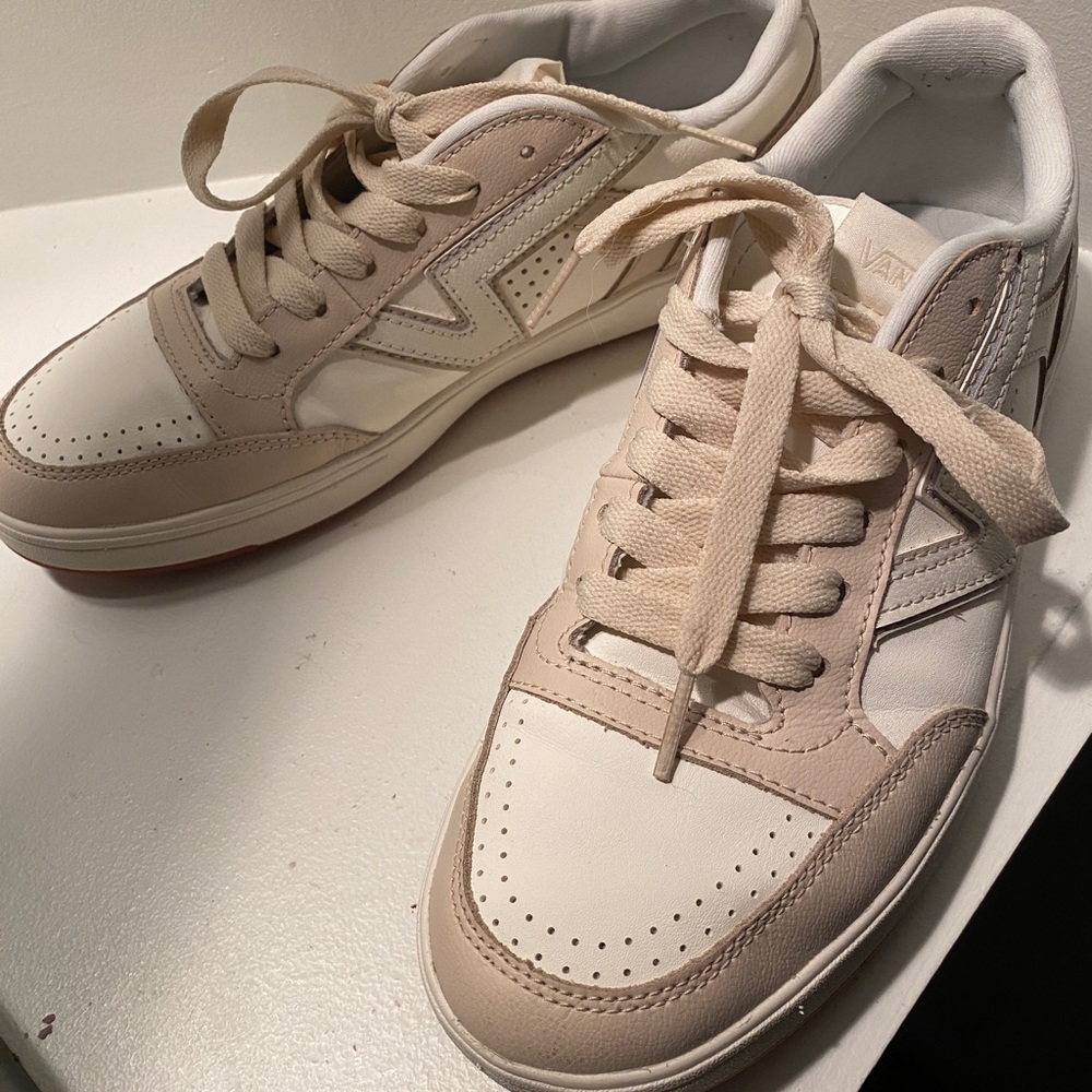 Vans Comfycush leather shoe/sneaker - Picture 2 of 5